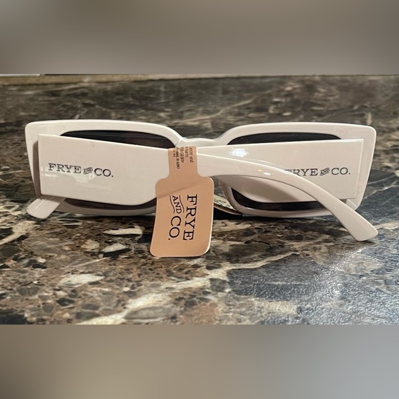 NWT Frye & Co White Retro Rounded Rectangle Sunglasses - Picture 2 of 4